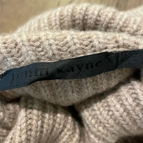 Jenni Kayne 100% Cashmere Turtleneck - Picture 4 of 4